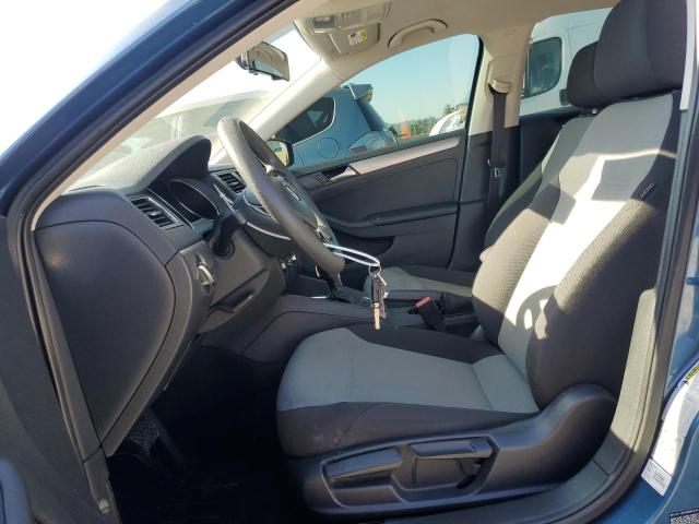 Photo 7 from auction – 2017 VOLKSWAGEN JETTA S with VIN 3VW2B7AJ1HM239551
