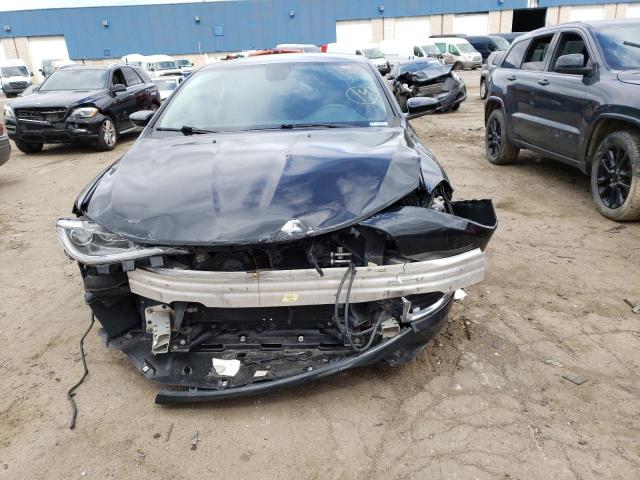 Photo 5 from auction – 2015 CHRYSLER 200 LIMITE with VIN 1C3CCCAB1FN725239