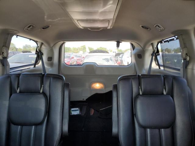 Photo 10 from auction – 2016 CHRYSLER TOWN & COU with VIN 2C4RC1BG4GR304527