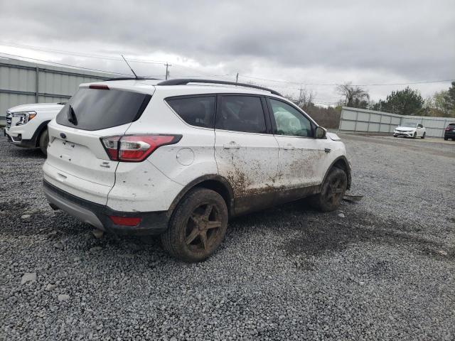 Photo 3 from auction – 2017 FORD ESCAPE SE with VIN 1FMCU9GD6HUB27589