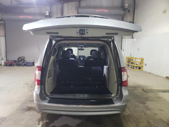 Photo 6 from auction – 2016 CHRYSLER TOWN & COU with VIN 2C4RC1BG0GR221189
