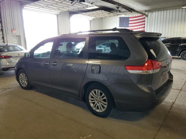 Photo 2 from auction – 2012 TOYOTA SIENNA XLE with VIN 5TDYK3DC2CS269900