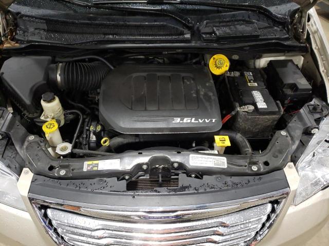 Photo 12 from auction – 2015 CHRYSLER TOWN & COU with VIN 2C4RC1BG7FR520113
