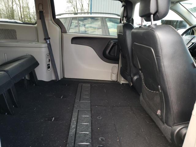 Photo 11 from auction – 2016 CHRYSLER TOWN & COU with VIN 2C4RC1BG0GR237795