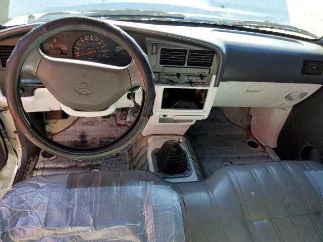Photo 8 from auction – 1992 TOYOTA PICKUP 1/2 with VIN 4TARN81A9NZ027209