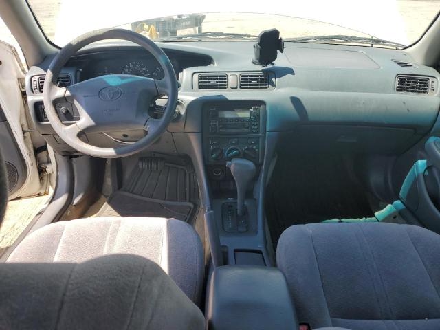 Photo 8 from auction – 2000 TOYOTA CAMRY CE with VIN 4T1BG22K8YU980396