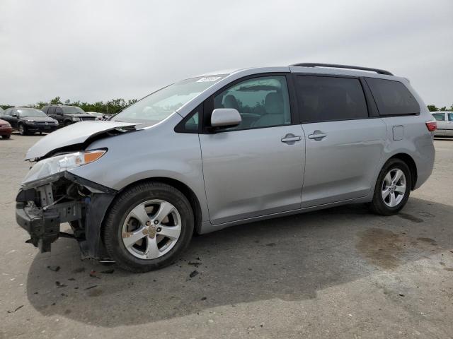 Photo 1 from auction – 2015 TOYOTA SIENNA LE with VIN 5TDKK3DC0FS572992