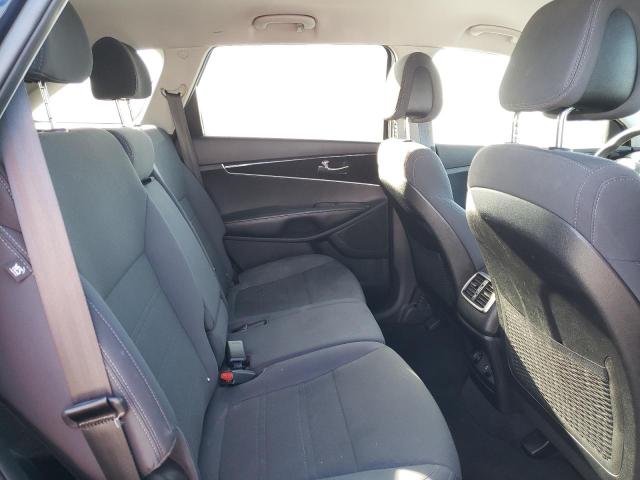 Photo 10 from auction – 2016 KIA SORENTO LX with VIN 5XYPG4A34GG182963