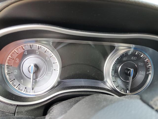 Photo 9 from auction – 2018 CHRYSLER 300 LIMITE with VIN 2C3CCAEG0JH137215