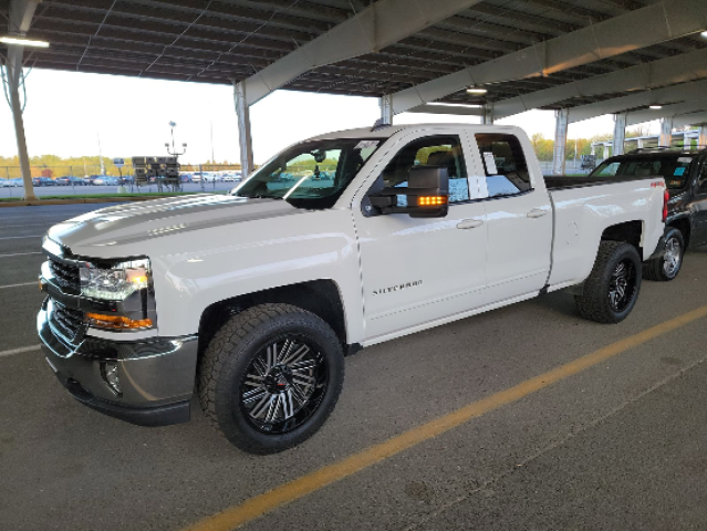 Photo 2 from auction – 2018 CHEVROLET SILVERADO with VIN 1GCVKREC4JZ169040