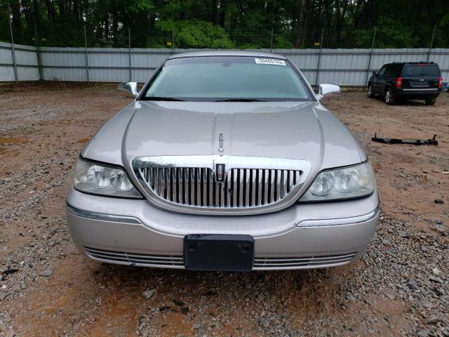 Photo 5 from auction – 2004 LINCOLN TOWN CAR E with VIN 1LNHM81WX4Y622066