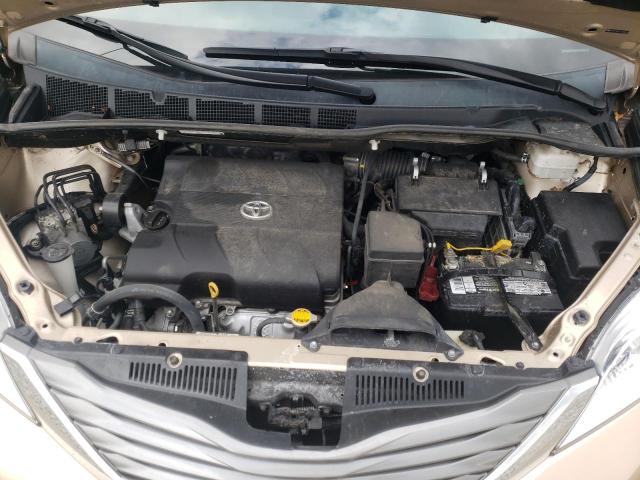 Photo 11 from auction – 2014 TOYOTA SIENNA XLE with VIN 5TDYK3DC6ES509324