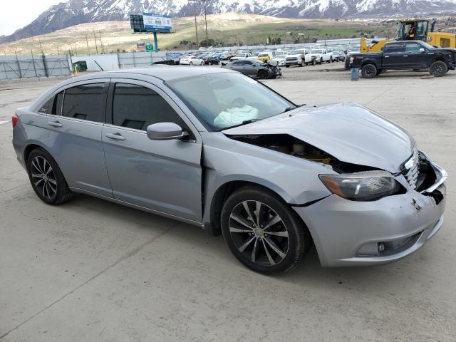 Photo 4 from auction – 2014 CHRYSLER 200 LIMITE with VIN 1C3CCBCG6EN198901