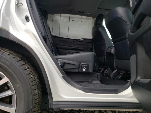 Photo 11 from auction – 2018 TOYOTA HIGHLANDER with VIN 5TDJZRFH5JS905795
