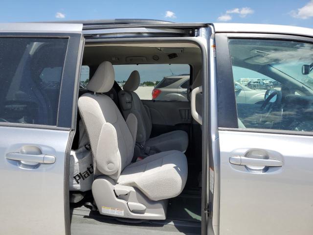 Photo 10 from auction – 2017 TOYOTA SIENNA LE with VIN 5TDKZ3DC0HS794625