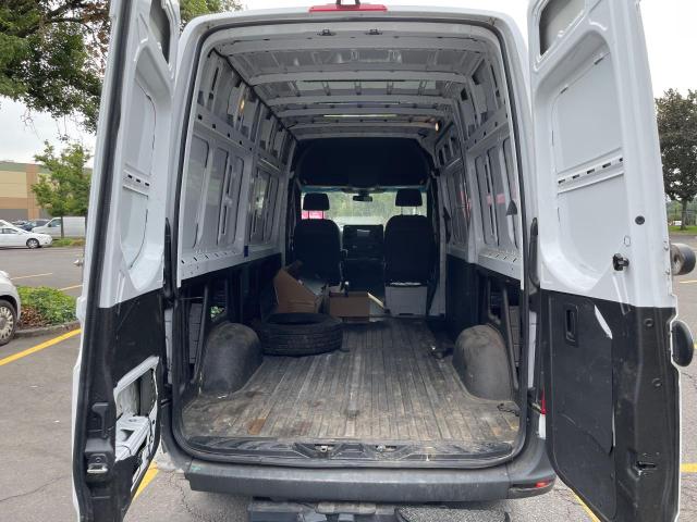 Photo 6 from auction – 2019 MERCEDES-BENZ SPRINTER 2 with VIN WD3PF0CD1KT003612