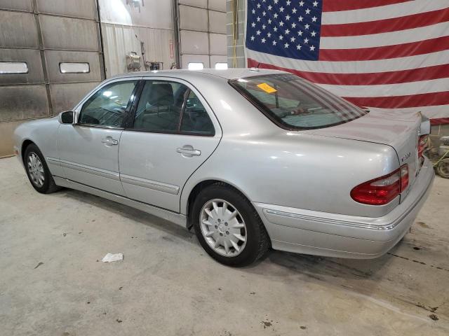 Photo 2 from auction – 2001 MERCEDES-BENZ E 320 with VIN WDBJF65J51B302301