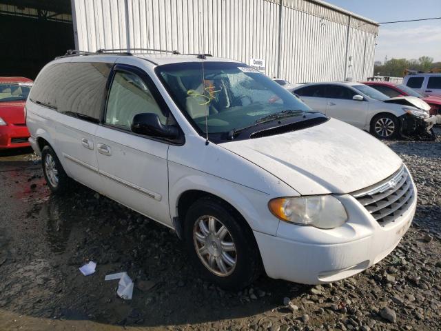 Photo 4 from auction – 2005 CHRYSLER TOWN & COU with VIN 2C4GP54L05R393779