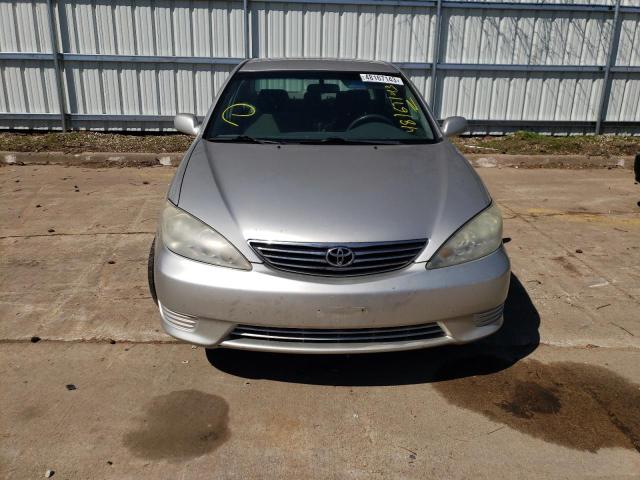 Photo 5 from auction – 2005 TOYOTA CAMRY LE with VIN 4T1BE32K75U045815