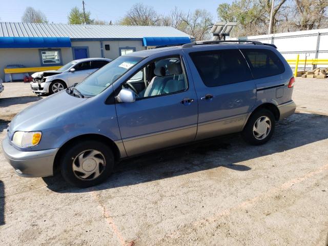 TOYOTA SIENNA LE 2002 with VIN 4T3ZF13C92U435082 - Photo from auction