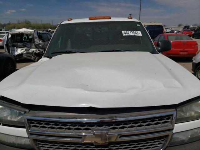 Photo 11 from auction – 2005 CHEVROLET SILVERADO with VIN 1GCHK29U95E248191
