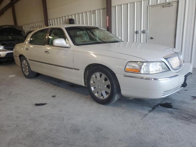 Photo 4 from auction – 2004 LINCOLN TOWN CAR U with VIN 1LNHM83W44Y674838