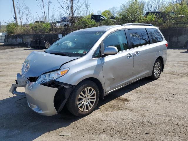 TOYOTA SIENNA XLE 2017 with VIN 5TDYZ3DC9HS877271 - Photo from auction