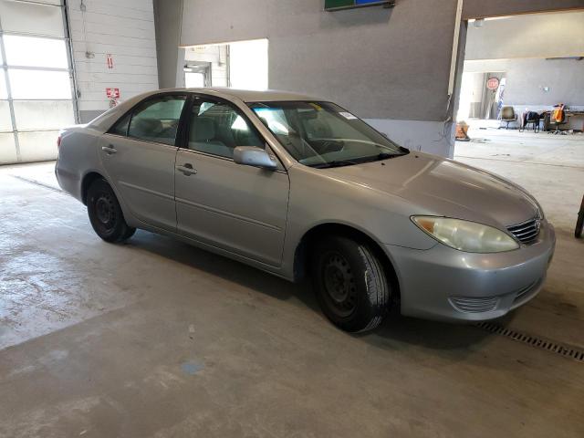 Photo 4 from auction – 2005 TOYOTA CAMRY LE with VIN 4T1BE30K55U572500