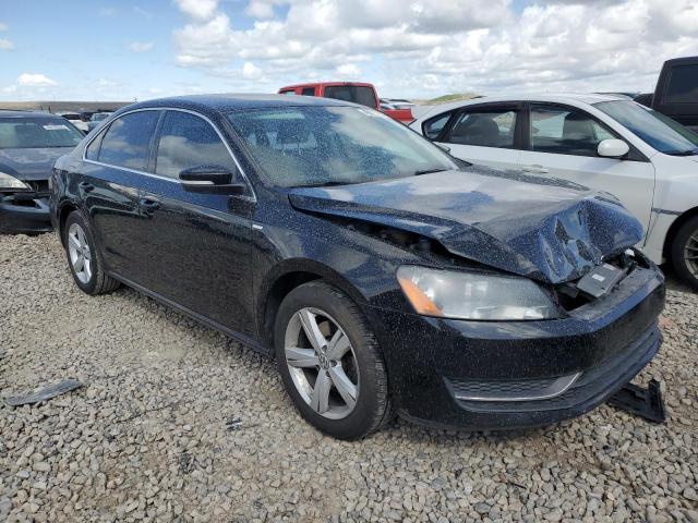 Photo 4 from auction – 2014 VOLKSWAGEN PASSAT S with VIN 1VWAT7A33EC044851