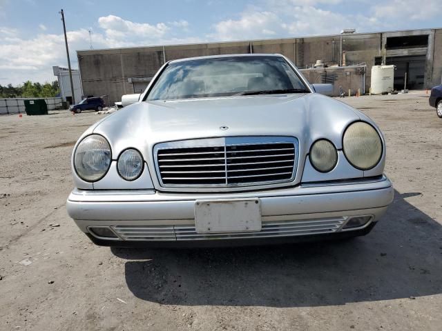 Photo 5 from auction – 1998 MERCEDES-BENZ E 320 with VIN WDBJF65F4WA609693
