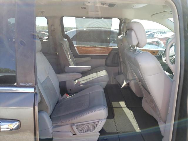 Photo 11 from auction – 2010 CHRYSLER TOWN & COU with VIN 2A4RR7DX1AR339011