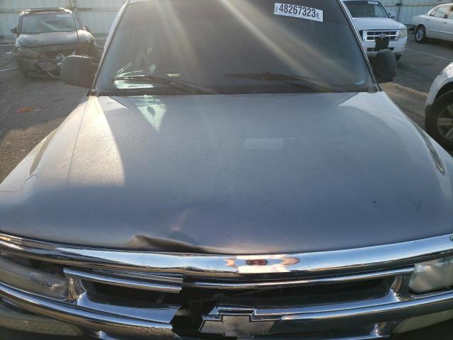 Photo 12 from auction – 2002 CHEVROLET SUBURBAN K with VIN 3GNFK16Z52G211880