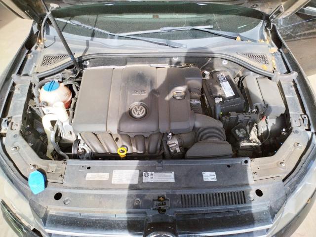 Photo 11 from auction – 2013 VOLKSWAGEN PASSAT S with VIN 1VWAP7A3XDC143542