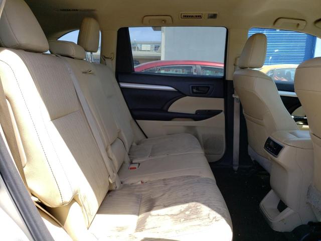 Photo 10 from auction – 2015 TOYOTA HIGHLANDER with VIN 5TDBKRFH2FS220847