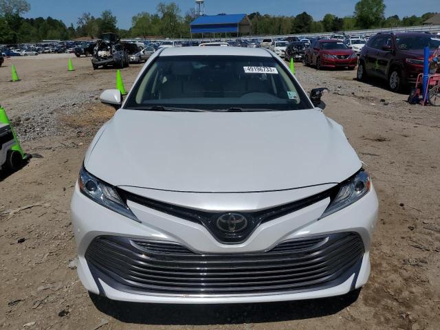 Photo 5 from auction – 2018 TOYOTA CAMRY L with VIN 4T1B11HK4JU049385