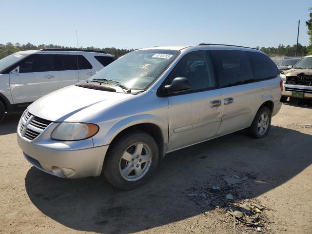 DODGE GRAND CARA 2005 with VIN 2D4GP44L65R420125 - Photo from auction