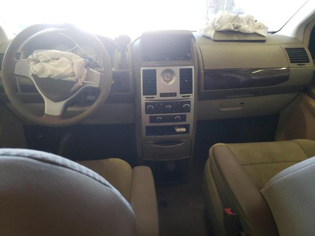 Photo 8 from auction – 2010 CHRYSLER TOWN & COU with VIN 2A4RR2D18AR398698