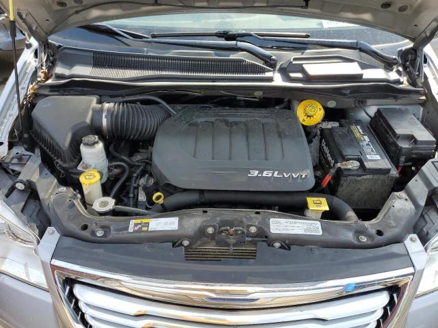 Photo 12 from auction – 2015 CHRYSLER TOWN & COU with VIN 2C4RC1BG6FR711702