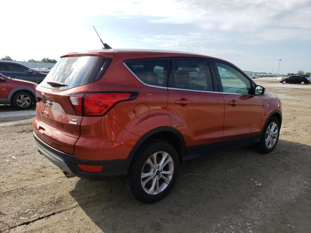 Photo 3 from auction – 2019 FORD ESCAPE SE with VIN 1FMCU0GD5KUB21303