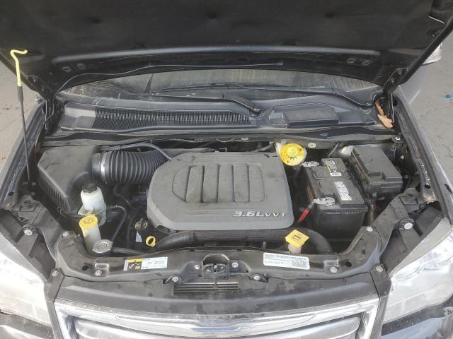 Photo 12 from auction – 2015 CHRYSLER TOWN & COU with VIN 2C4RC1CG4FR596841