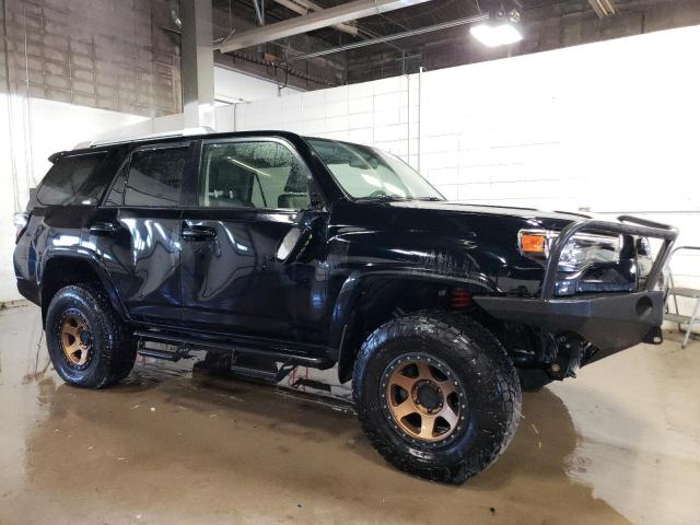 Photo 4 from auction – 2018 TOYOTA 4RUNNER SR with VIN JTEBU5JR9J5536551