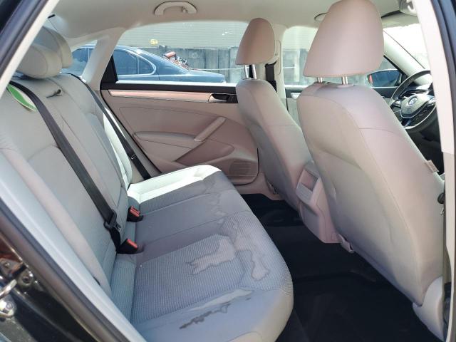 Photo 10 from auction – 2016 VOLKSWAGEN PASSAT S with VIN 1VWAT7A35GC043364
