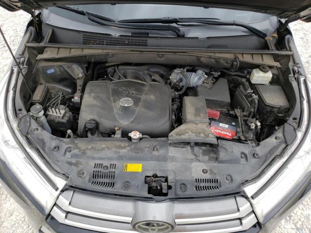 Photo 12 from auction – 2018 TOYOTA HIGHLANDER with VIN 5TDKZRFH2JS544708