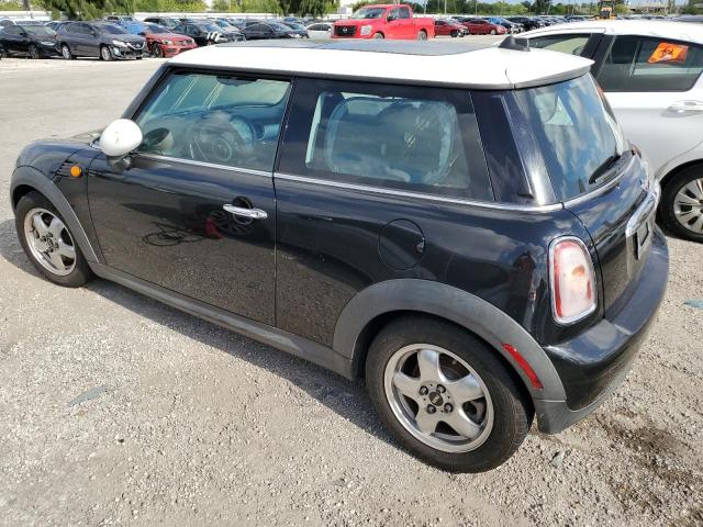 Photo 2 from auction – 2009 MINI COOPER with VIN WMWMF33569TU75170