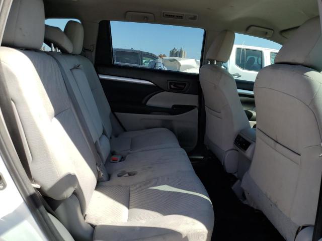 Photo 11 from auction – 2018 TOYOTA HIGHLANDER with VIN 5TDZARFH5JS036836