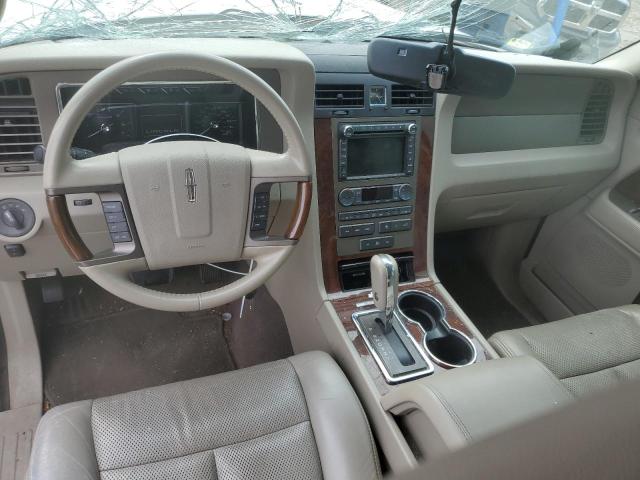 Photo 8 from auction – 2011 LINCOLN NAVIGATOR with VIN 5LMJJ2J59BEJ08204