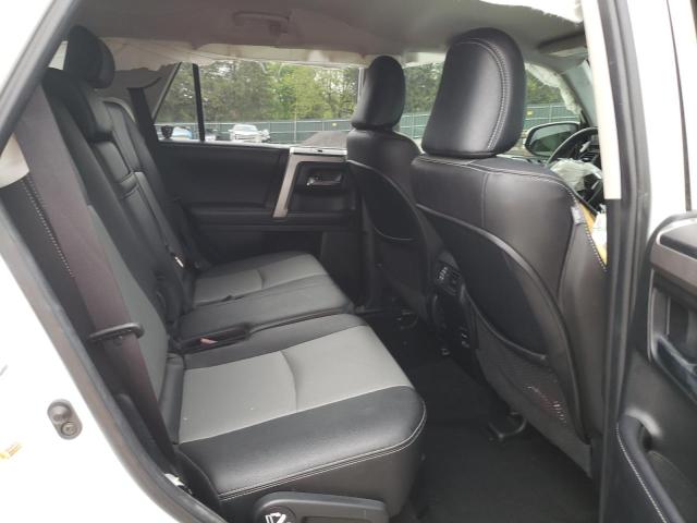 Photo 11 from auction – 2018 TOYOTA 4RUNNER SR with VIN JTEBU5JRXJ5547560