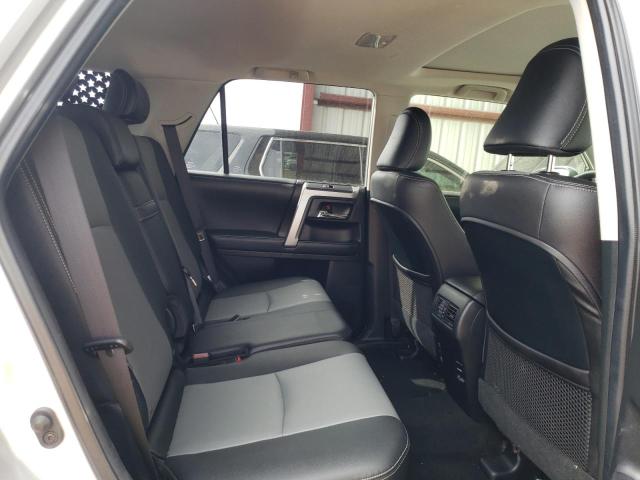 Photo 11 from auction – 2017 TOYOTA 4RUNNER SR with VIN JTEBU5JR6H5465979