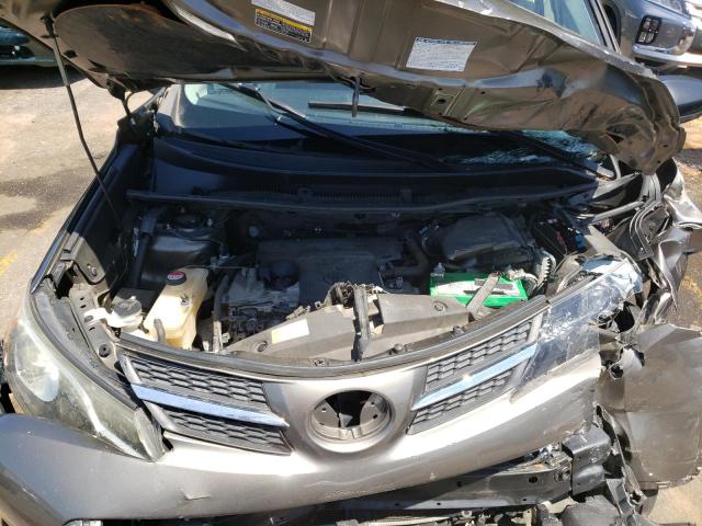 Photo 11 from auction – 2015 TOYOTA RAV4 LE with VIN JTMZFREV5FD067564