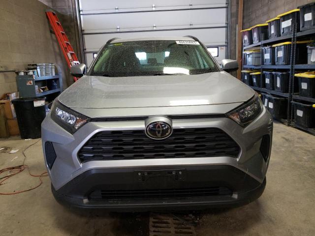 Photo 5 from auction – 2019 TOYOTA RAV4 LE with VIN JTMG1RFV4KD015728